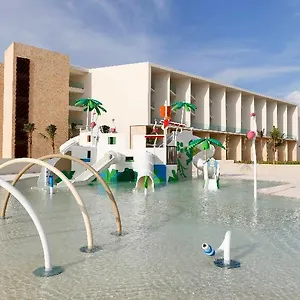 Family Selection At Grand Palladium Costa Mujeres & **** Cancun